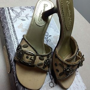 Sketchers something else shoes size 6 with beading